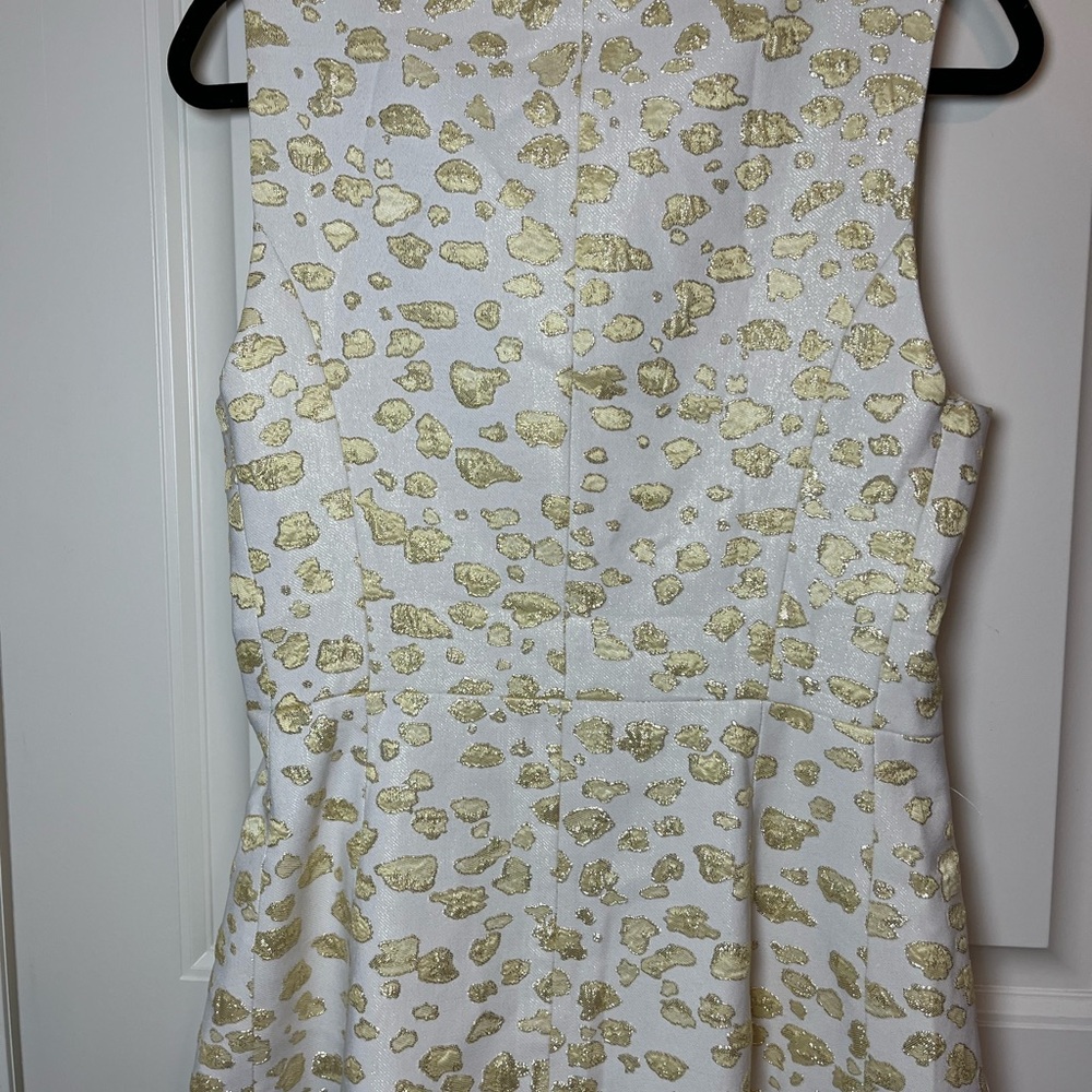 Entro Gold Patterned Sleeveless Blouse - Picture 5 of 6